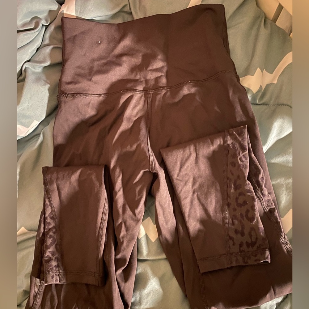OFFLINE BY AERIE seamless leggings in purple - cheetah mesh print on side legs